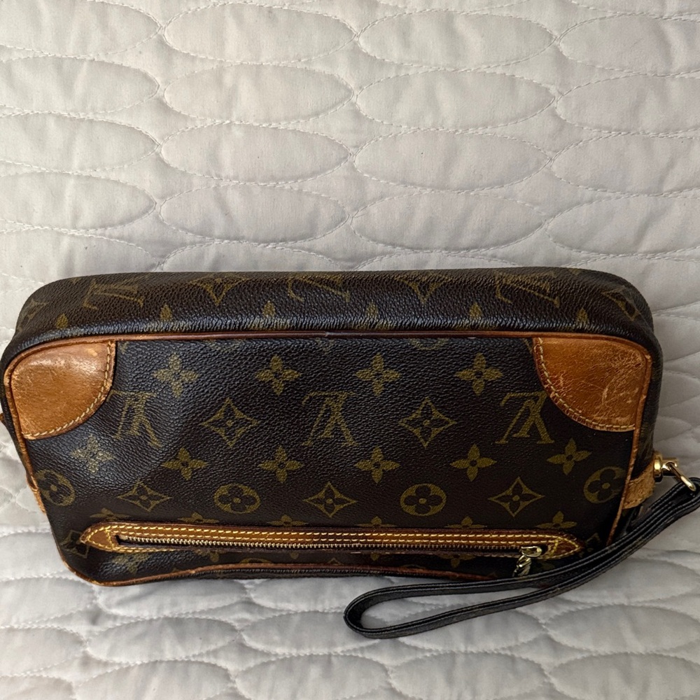 Authentic Louis Vuitton Monogram Toiletry Bag in Brown and Tan - Picture 3 of 7
